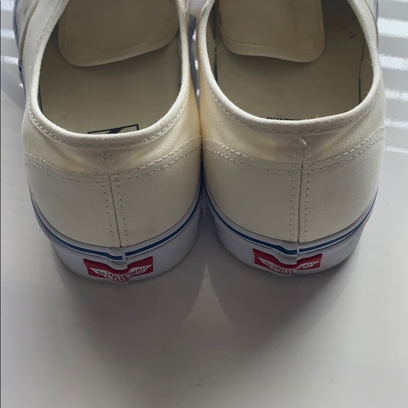 off white van authentics - Picture 3 of 3